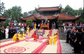 Tín ngưỡng thờ Thánh Hoàng làng: Vai trò và nét đặc trưng trong văn hóa Việt